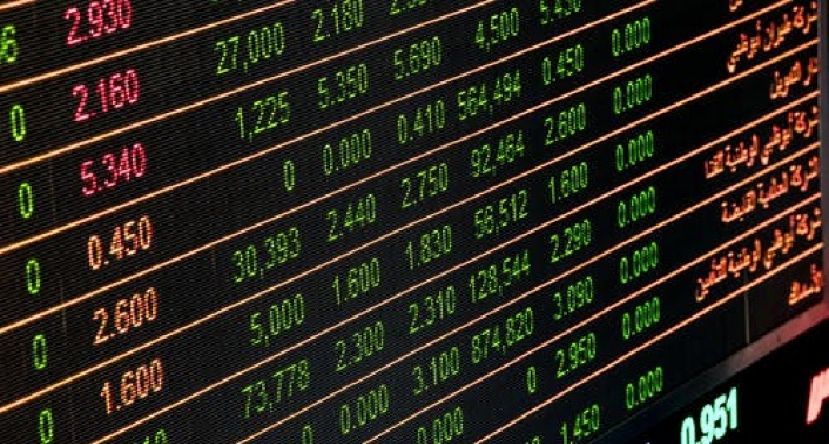 Ibovespa futuro aponta para alta de 0,87% nesta segunda-feira (25)