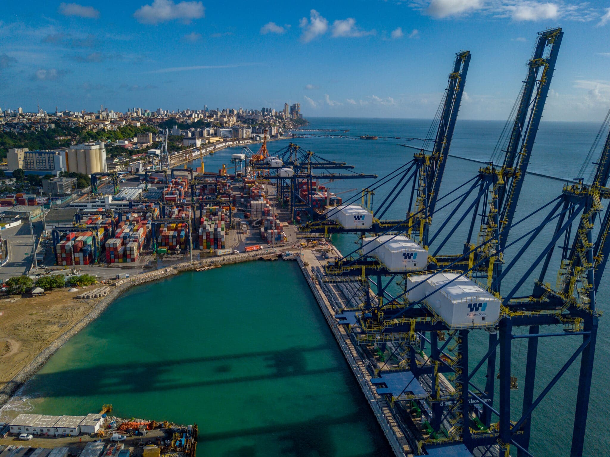 Tecon Salvador tem crescimento de 304% na exportação de frutas até outubro