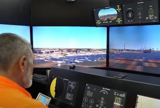 Technical group carries out simulation to reduce restrictions on the turning of large ships at Rio Grande Container Terminal