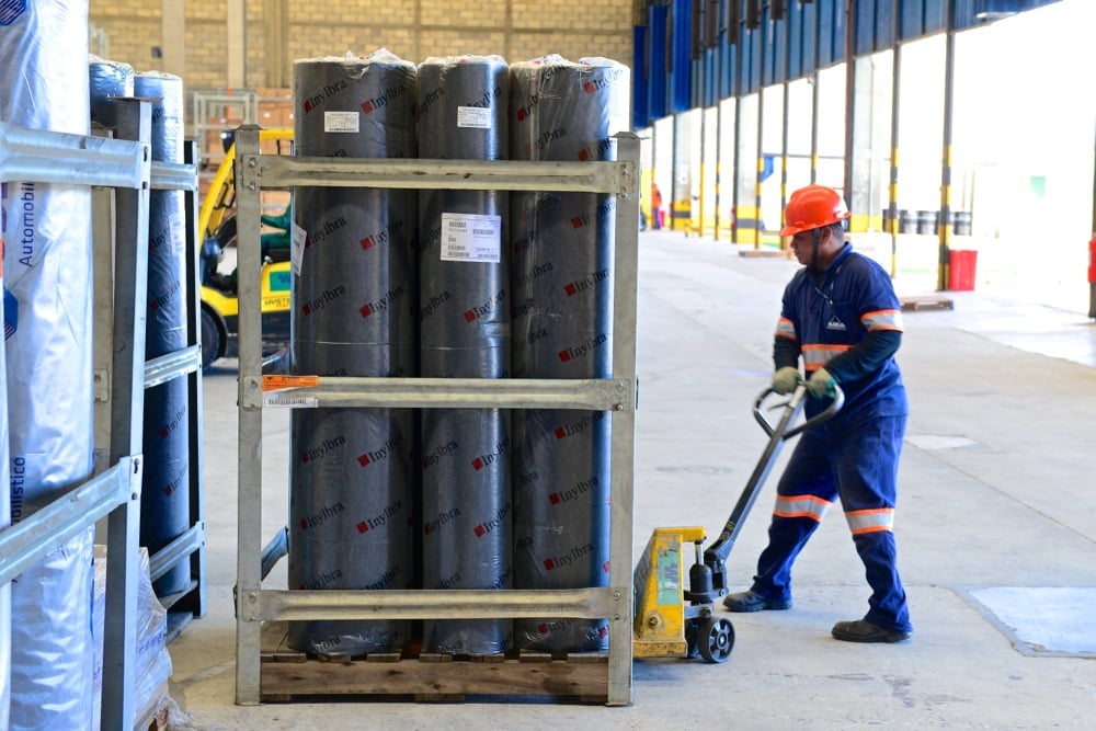 What is inbound and outbound in logistics?  
